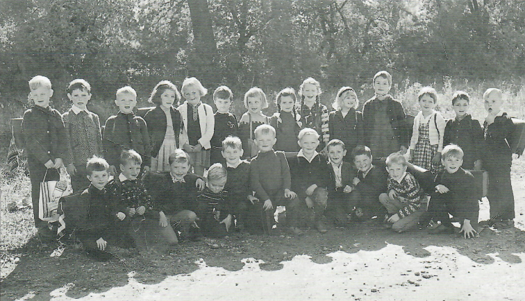 Datei:Schulkinder 1965.png