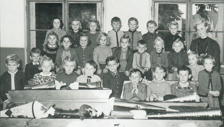 Datei:Schulkinder 1954 2.png