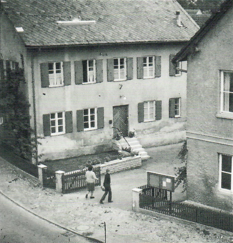 Datei:Lehrerhaus 1977.png
