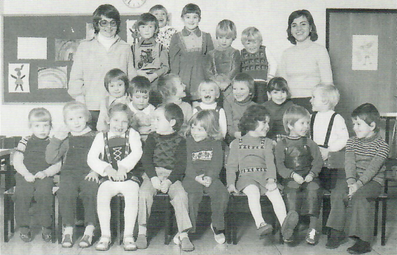 Datei:Kindergartenkinder 1975.png