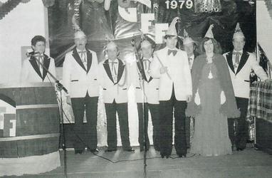 Das Prinzenpaar 1979: Lorenz und Marianne Leinfelder Von links die Komiteemitglieder Siegfried Schadl, Otto Knorr, Xaver Meyer, Karl Wiest, Albert Wagner und Andreas Liedl.
