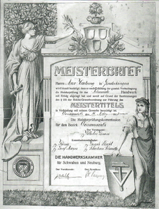 Ein Meisterbrief für das Schmiedehandwerk 1913, ausgestellt für Herrn Max Hartung. Originalgröße 63 x 45 cm.