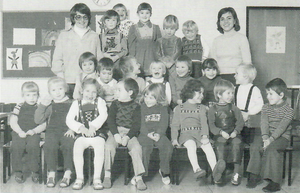 Kindergartenkinder 1975.png